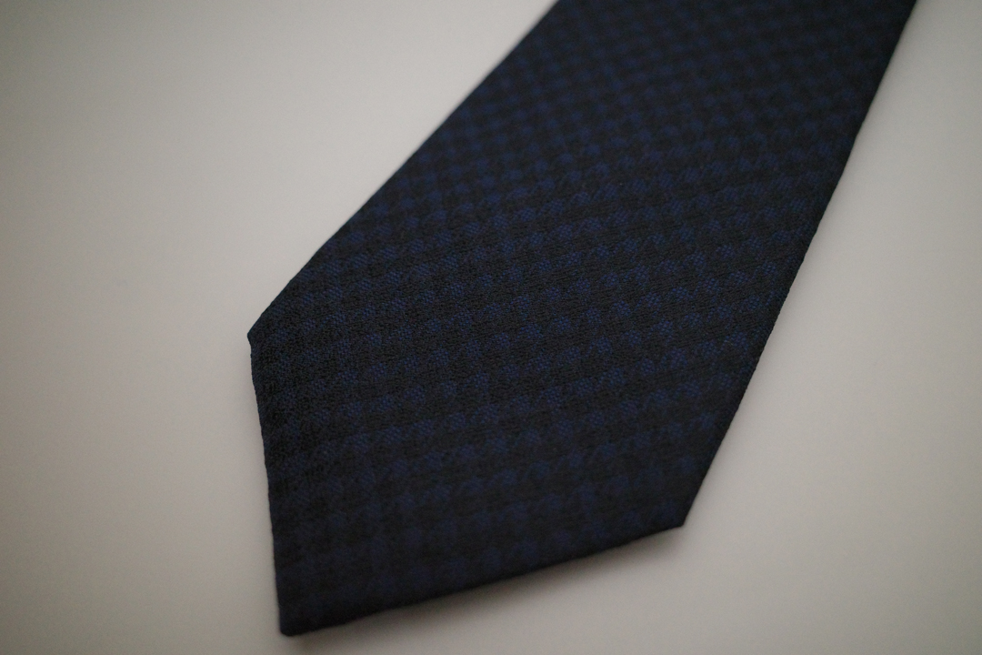 モードなギンガムチェックネクタイ4